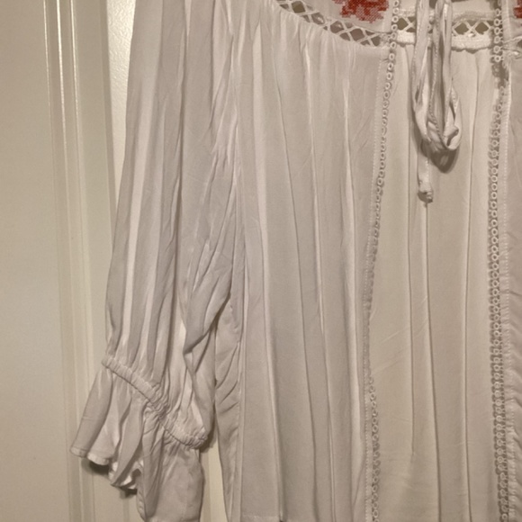 Women's Front Tie Mi Ami stitched flower 3 quarter sleeve - Picture 11 of 14